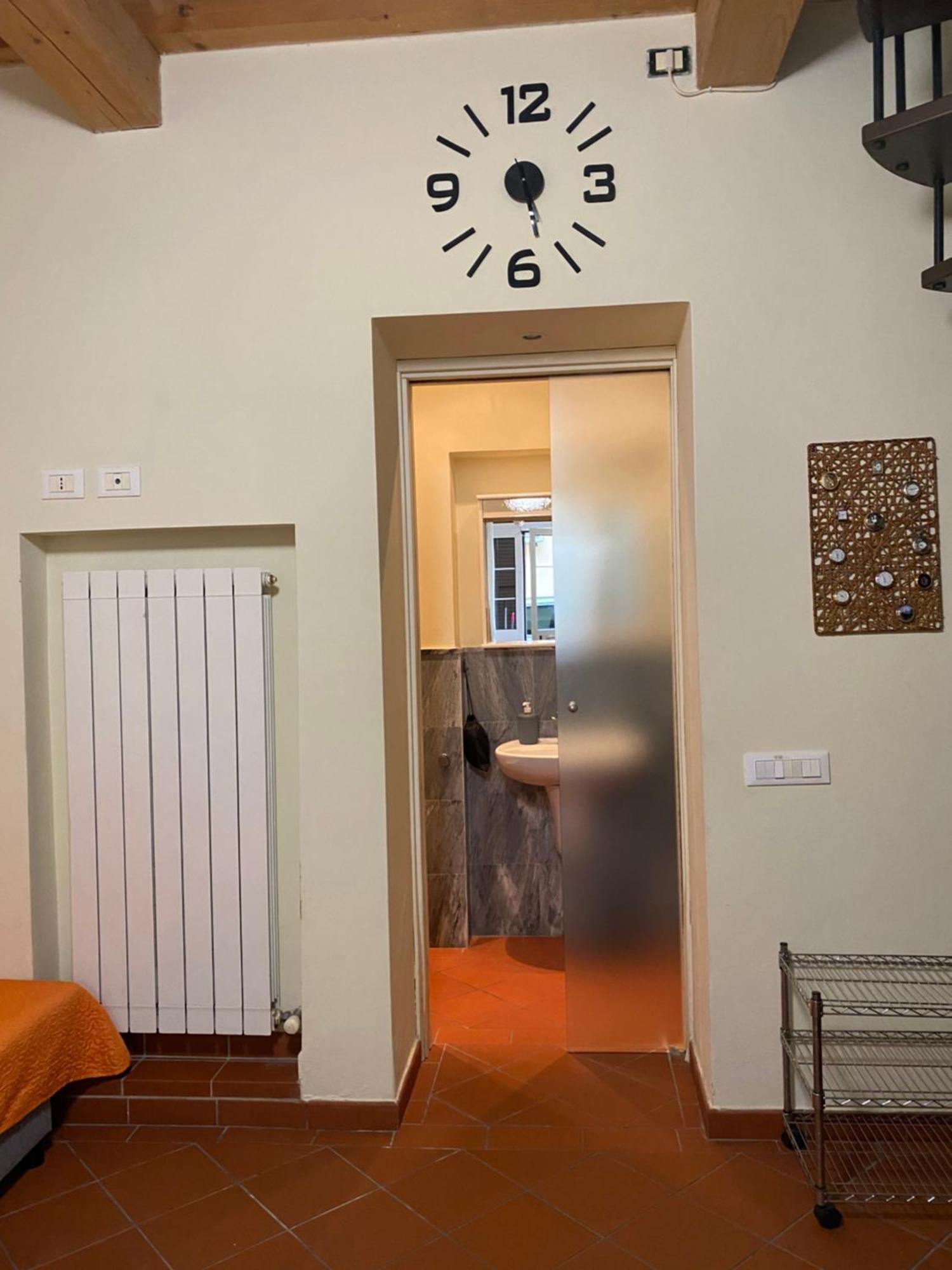 Вилла L'Orologio Matto Марина-ди-Каррара Экстерьер фото